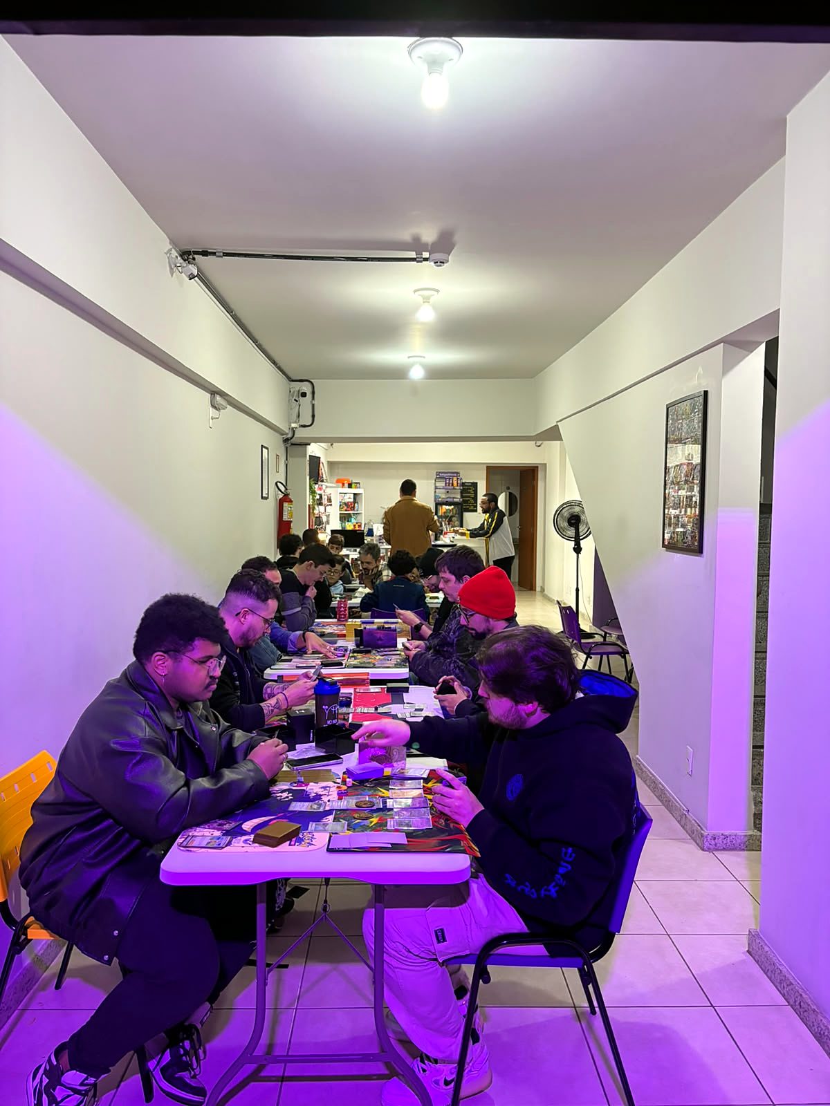 Mesas cheias em dia de liga
